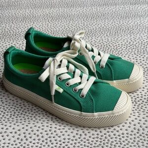 Cariuma Green Canvas Sneakers Women's 6 Sustainable Casual Shoes
